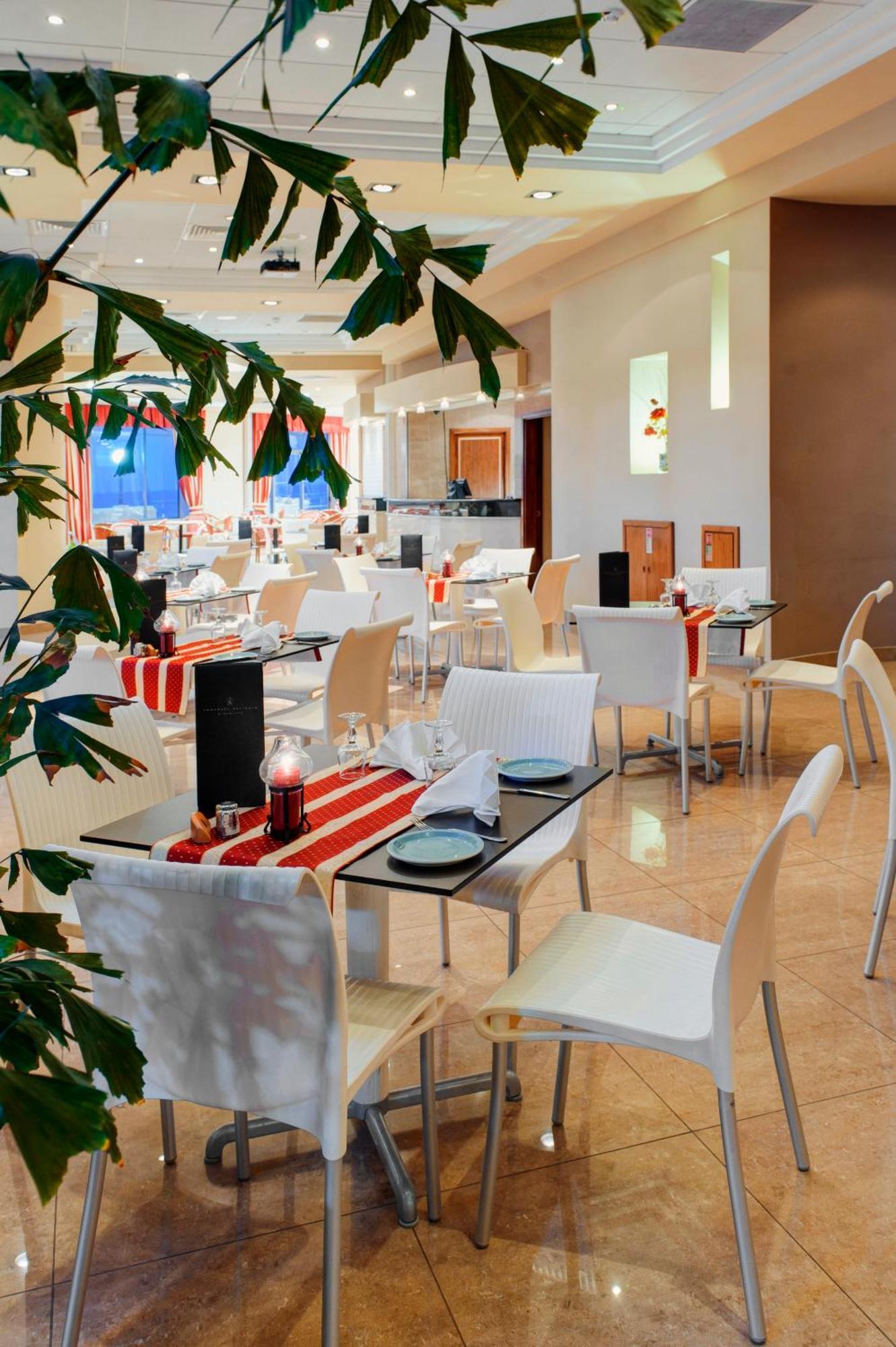 Paradise Bay Resort Mellieħa Restaurant foto